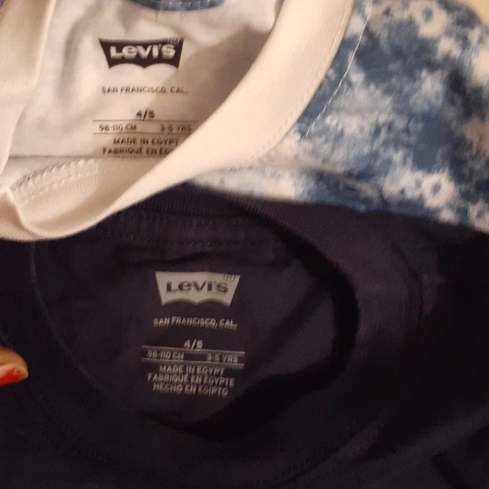 LEVI'S 2PK STRAUSS CO  SHIRTS NWT 4/5 SET Reg $44